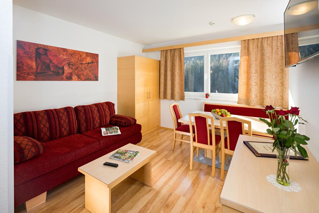 Aparthotel Alpendiamant Serfaus Wachter Gmbh Exterior photo